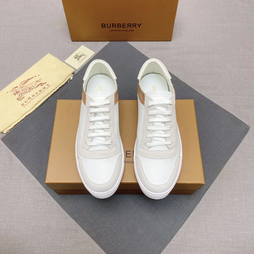 p400 【Burberry】Burberry’s new men’s casual shoes! Classic striped cloth paired with imported first-layer silk calfskin and high-mercerized nubuck leather. Real sheepskin lining is very comfortable. Original outsole. Two-color selection, details determine quality. Welcome to compare. Size: 38-44 No. 068